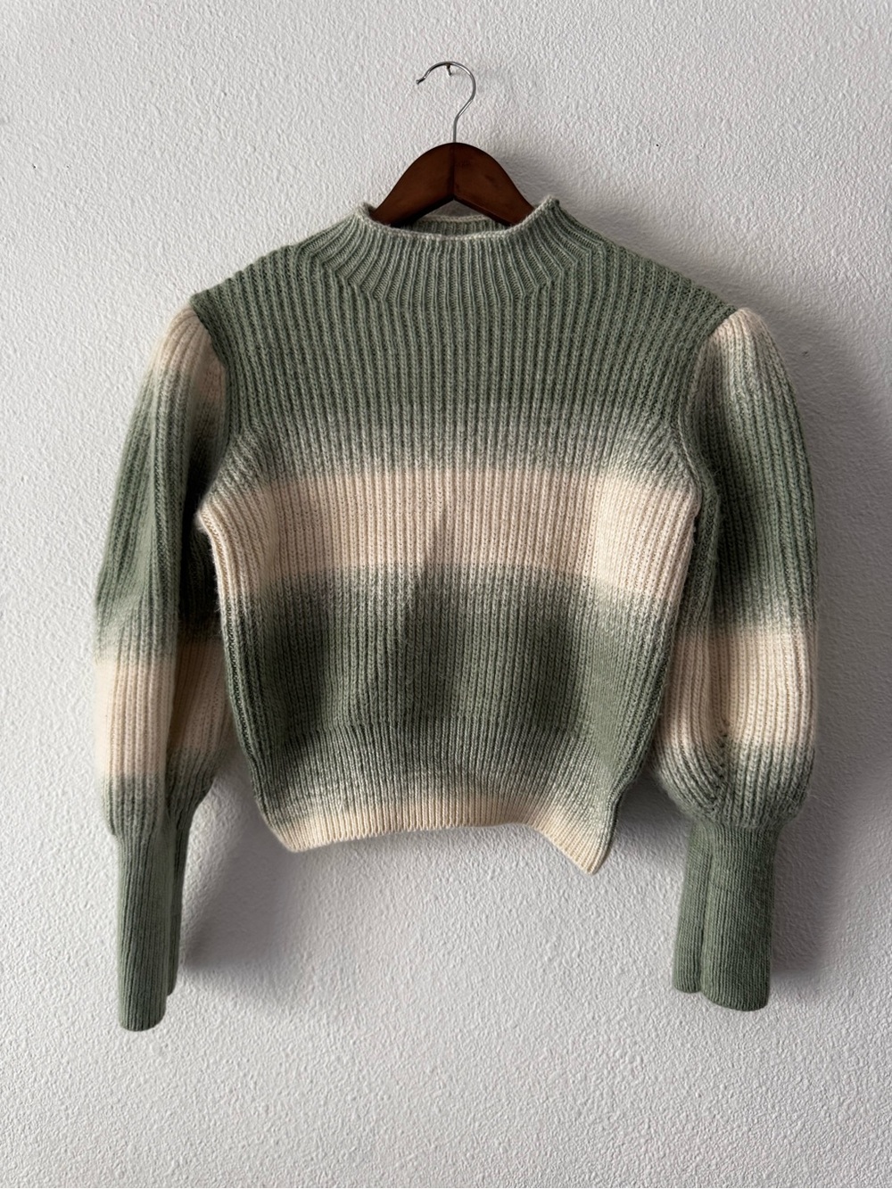 Cozy Sage Green Cream Lantern Sleeve Ribbed Cropped Sweater Statement Sleeve
L - Picture 14 of 15